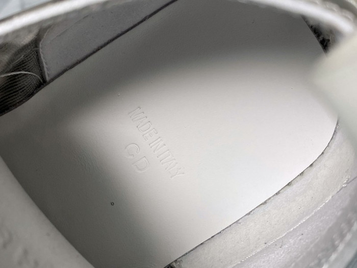 B23 Oblique low Sneakers T004801-1068