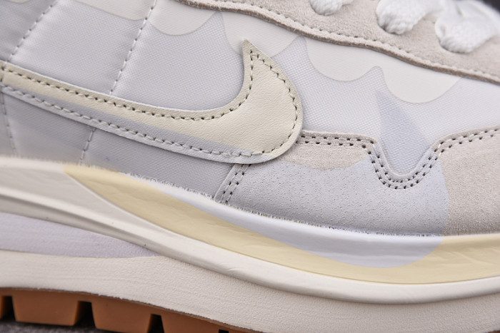 Sacai x Nike VaporWaffle DD1875-100