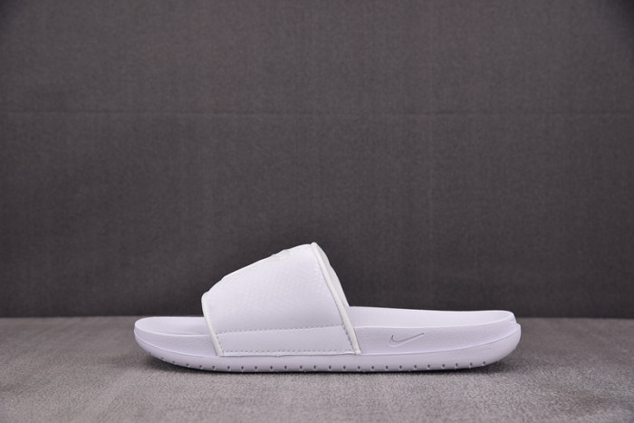 Kobe Bryant x Offcourt Slide ''Triple White'' N-029