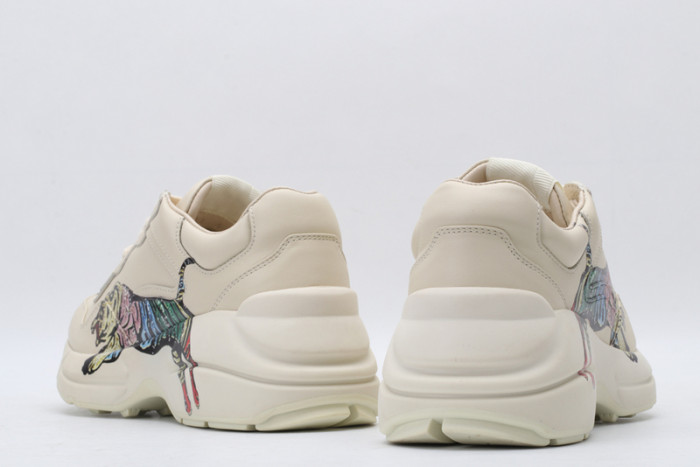 G*u*i* trainer sneaker30